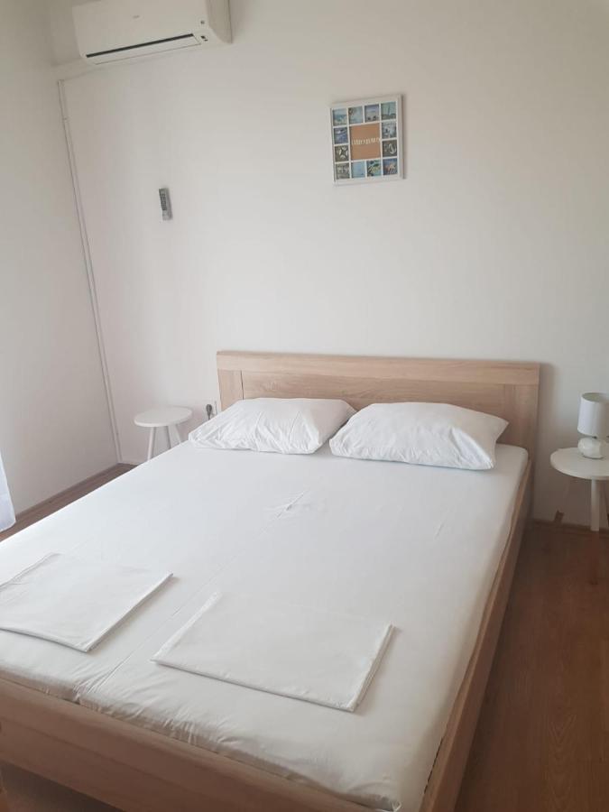 Apartments And Rooms With Parking Space Metajna, Pag - 4120 Экстерьер фото