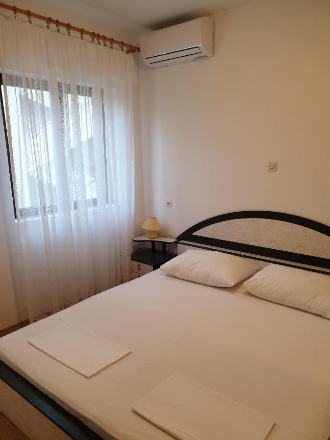 Apartments And Rooms With Parking Space Metajna, Pag - 4120 Экстерьер фото