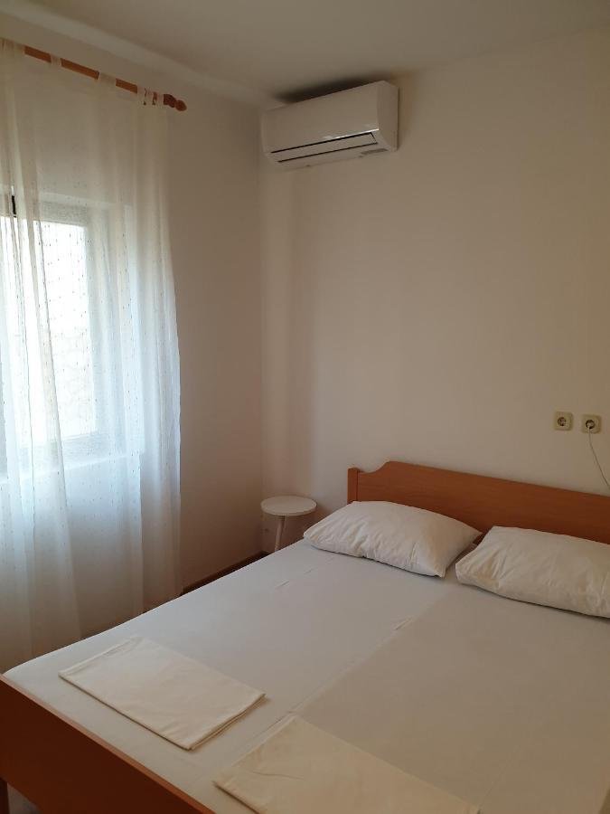 Apartments And Rooms With Parking Space Metajna, Pag - 4120 Экстерьер фото